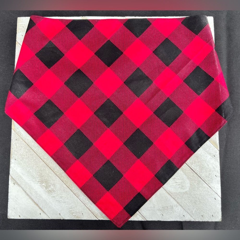 Black and red buffalo check bandana size large